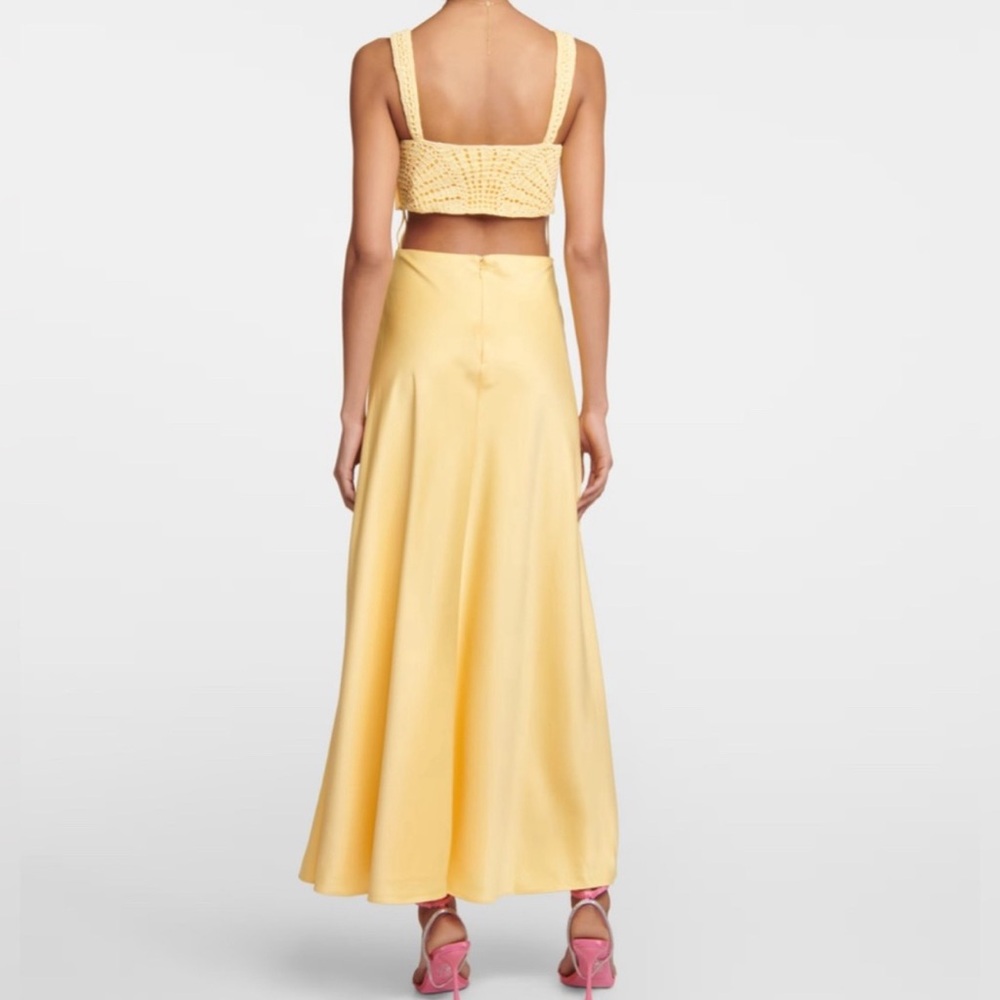 Yellow Dress - Picture 2 of 3